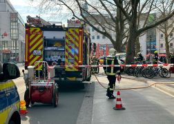 Taxi Kracht In Jena Gegen Baum 04